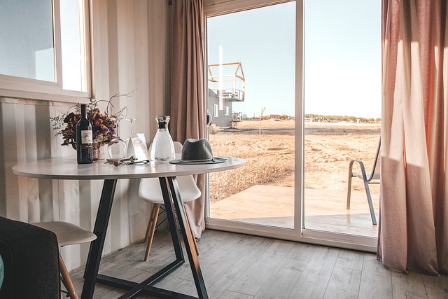 Frisse geuren in huis: alles wat je moet weten over roomspray